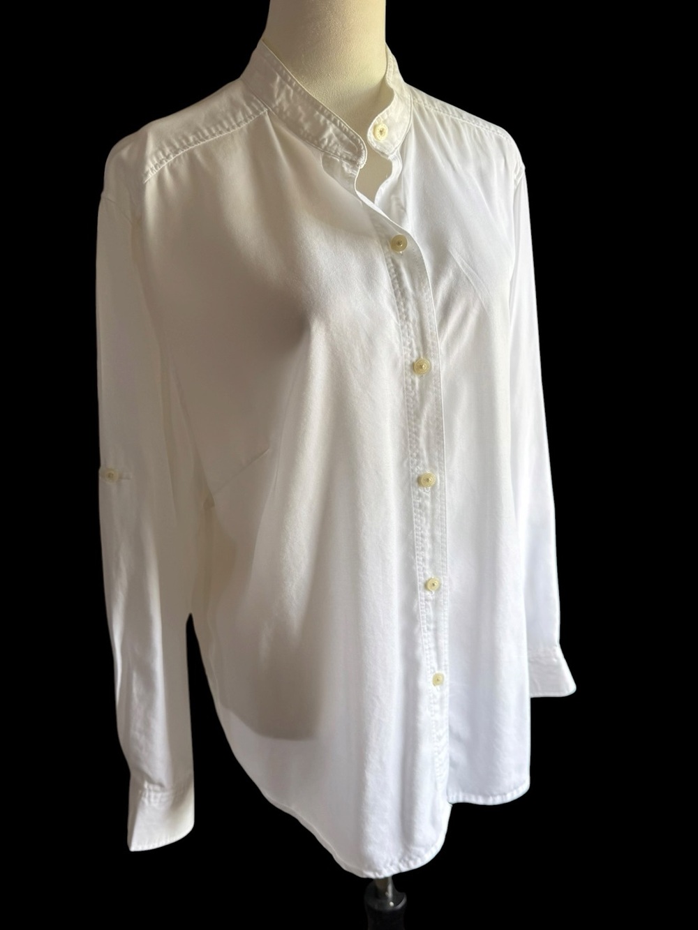 Kate Hill Classic White Button-Up Women's Blouse with a Mardarin Collar